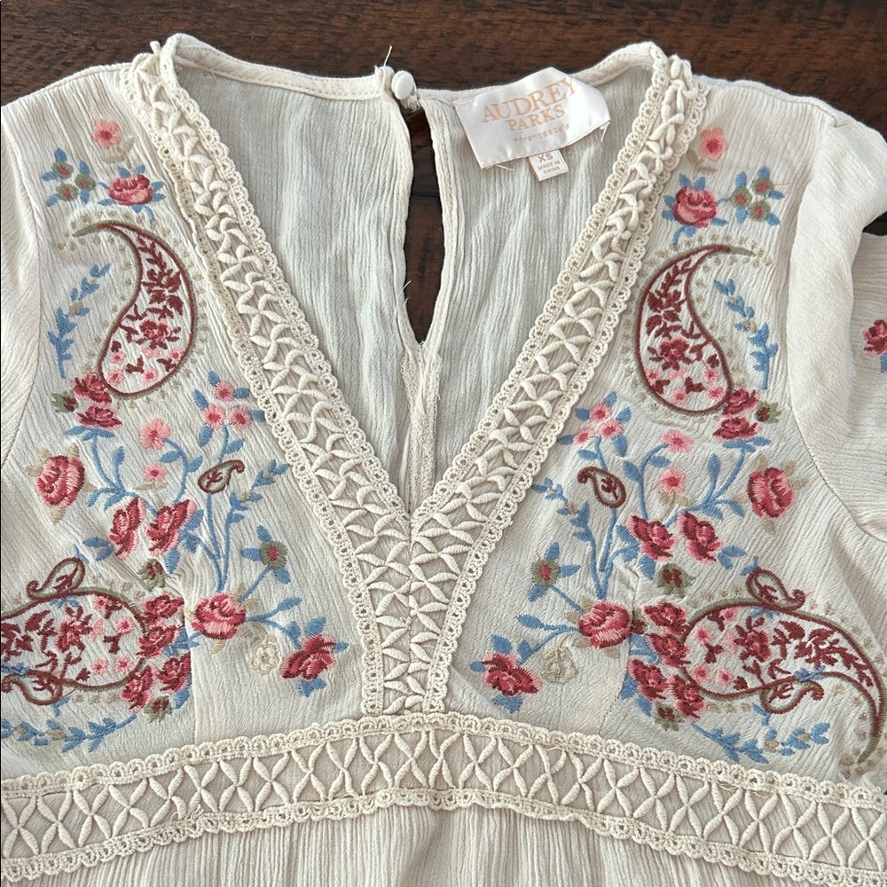 Audrey Parks Mini/shirt Dress with Floral Embroidery - Cream and Red - Picture 2 of 2